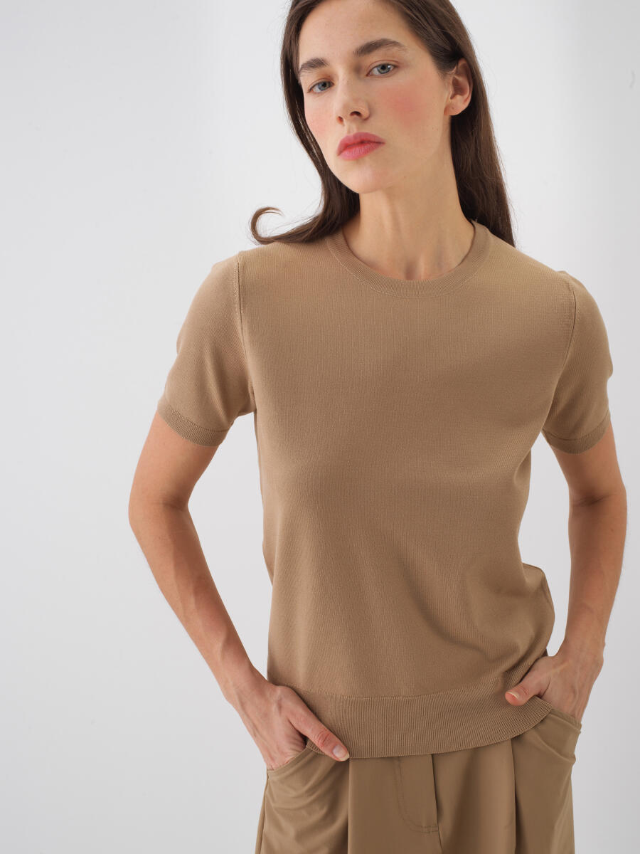 Base Fitted Knit T-Shirt