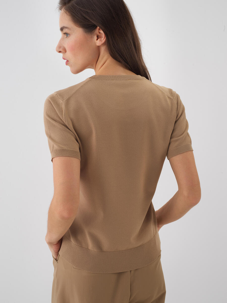 Base Fitted Knit T-Shirt