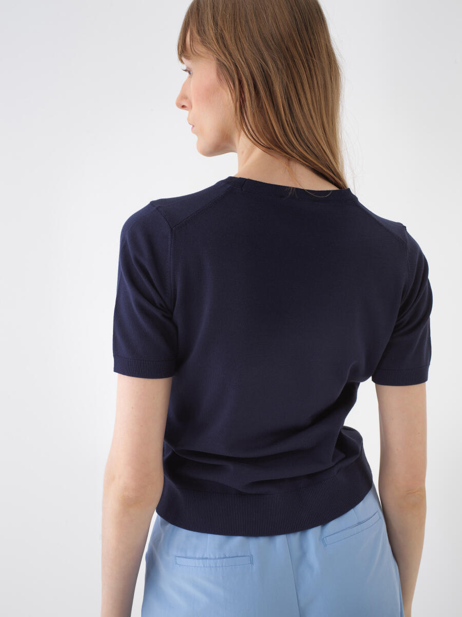 Base Fitted Knit T-Shirt